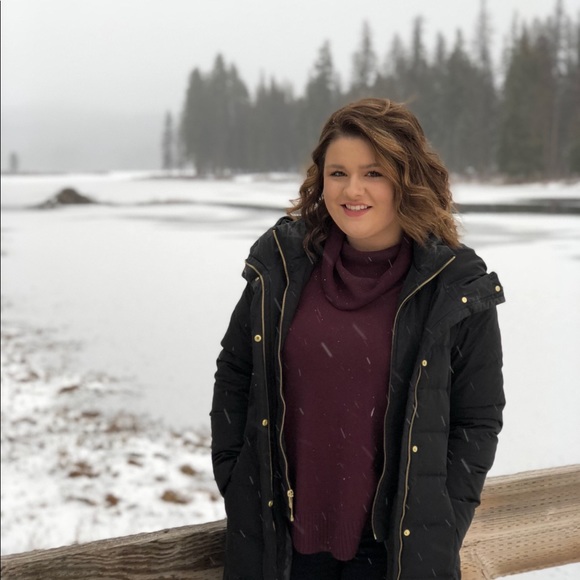 Profile Picture of Kiersten Lee (@kierstenann) on Poshmark