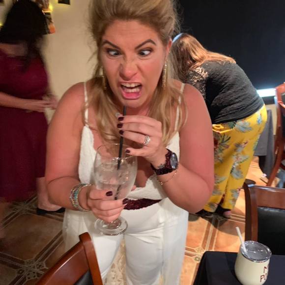 Profile Picture of Melissa Kay (@melissakay5353) on Poshmark