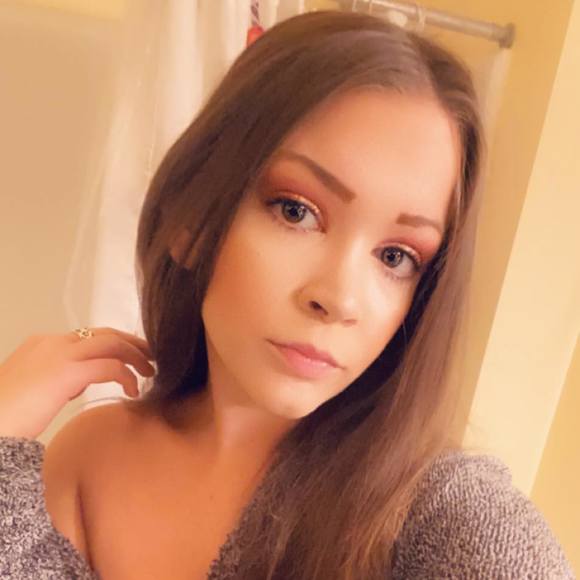 Profile Picture of Billie Freeman (@billie19) on Poshmark