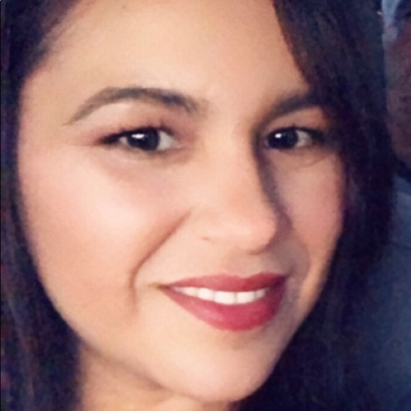 Profile Picture of Yanisleidy Melian (@yanisleidy82) on Poshmark