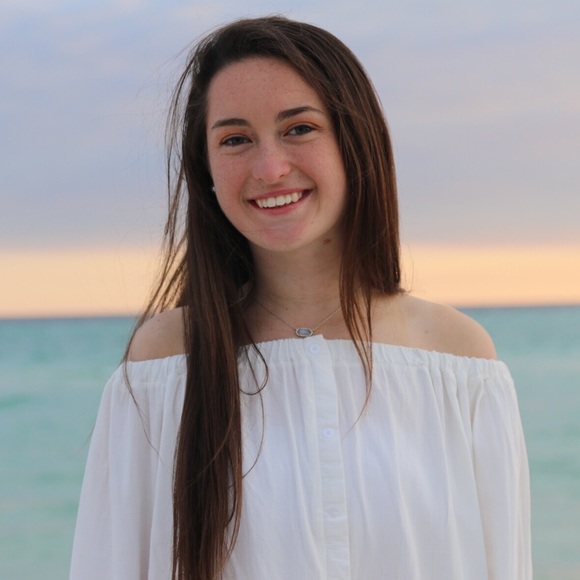 Profile Picture of Paige Stanfill (@paigestanfill) on Poshmark