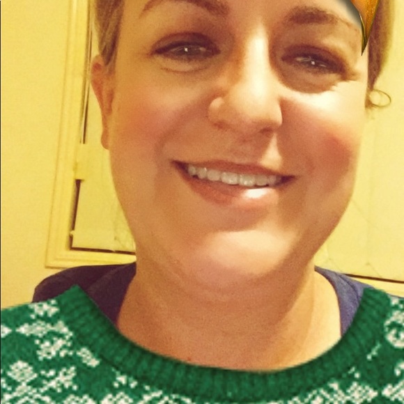 Profile Picture of Samantha Mcgraw (@sam_edwards76) on Poshmark