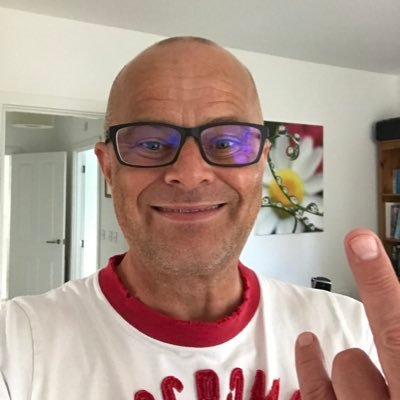 Profile Picture of Simon Roberts (@Syeinkent) on Twitter