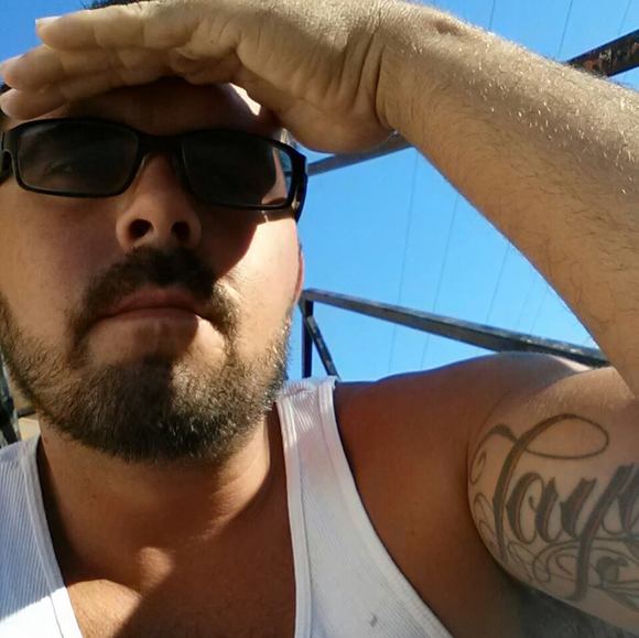 Eric Cleator - Poshmark Profile Picture of Eric Cleator (@ericcleator) on Poshmark