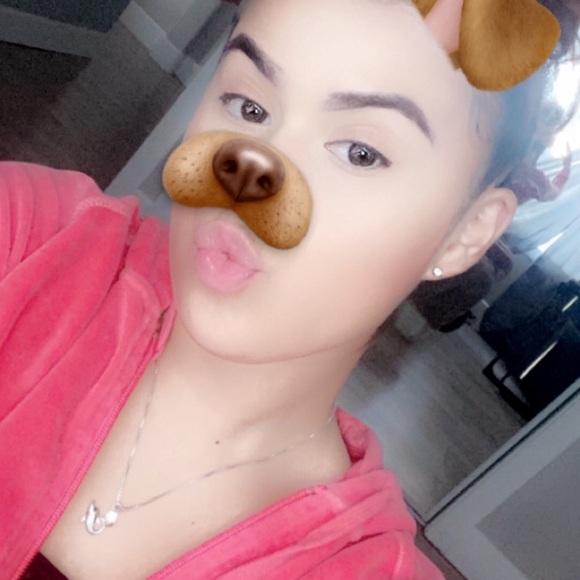 Profile Picture of Ashley Guzman (@ashleyguzman23) on Poshmark