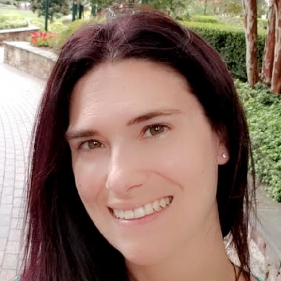 Profile Picture of Nicolette Thomas (@gidget3484) on Poshmark