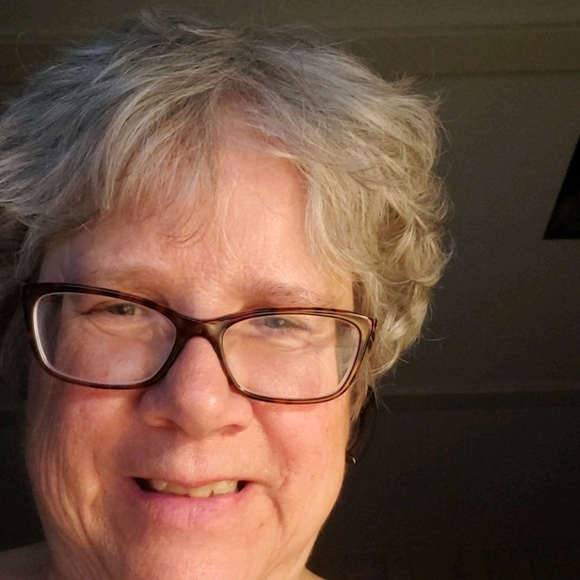 Barbara Hafkey - Poshmark Profile Picture of Barbara Hafkey (@smile3706) on Poshmark