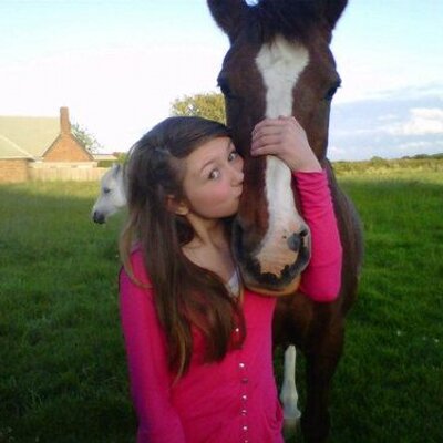 Profile Picture of Faye Connell (@faye_connell) on Twitter
