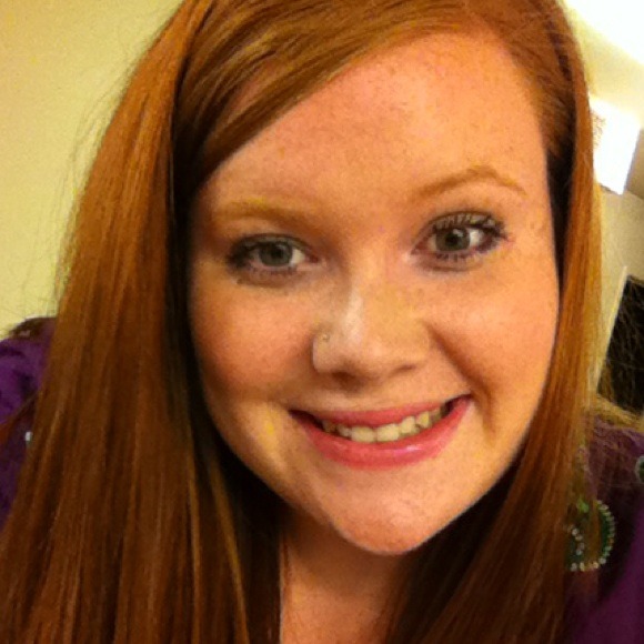 Profile Picture of Erin Seeley (@erin_nicolie) on Poshmark