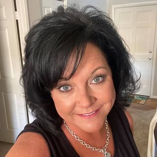 Profile Picture of Shelly Holliday (Shelly Couture) (@shelly.holliday.10) on Facebook