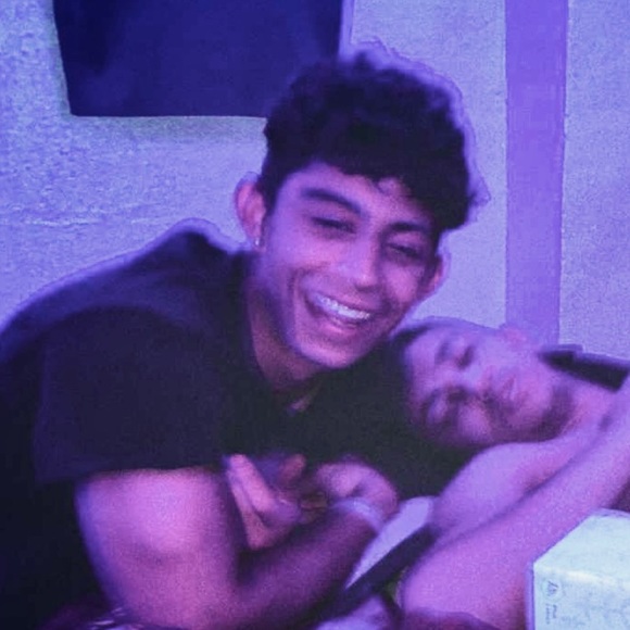 Profile Picture of Josh Gremour (@jngremour) on Poshmark