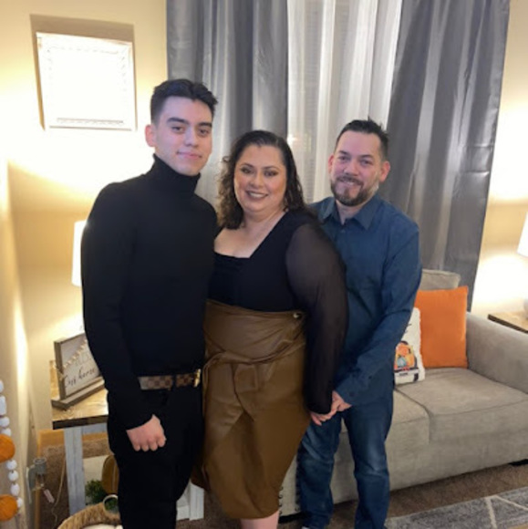 Profile Picture of Yazmin Castillo (@yazmincastil538) on Poshmark