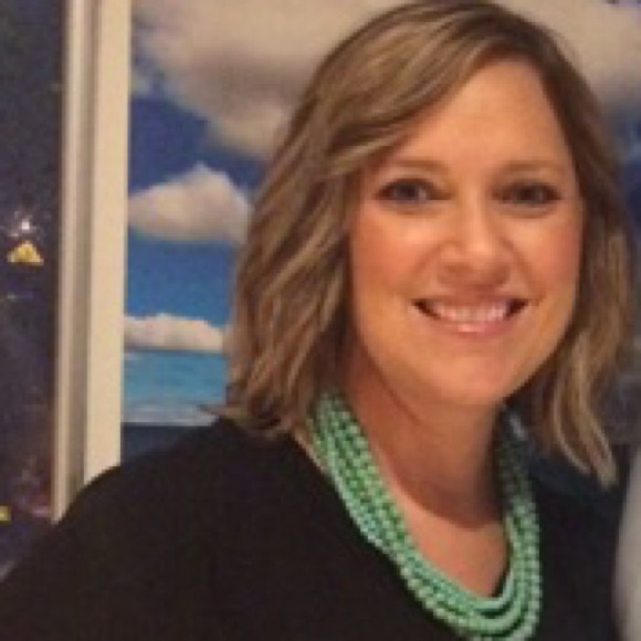 Profile Picture of Melissa Gregg (@posh_in_paris) on Poshmark