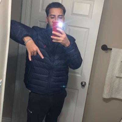 Profile Picture of Sebastian Flores (@sebi2trill3) on Twitter