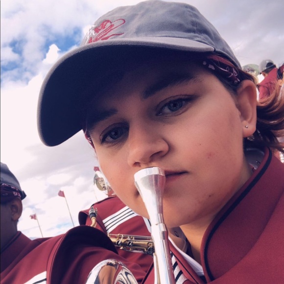 Profile Picture of Audrey Perrello (@audreyadventure) on Poshmark