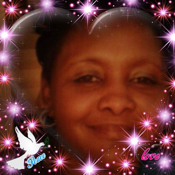 Profile Picture of Sandra Pulliam (@sandrapulliam) on Poshmark