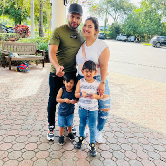 Profile Picture of Julio Corado (@juliocorado239) on Poshmark