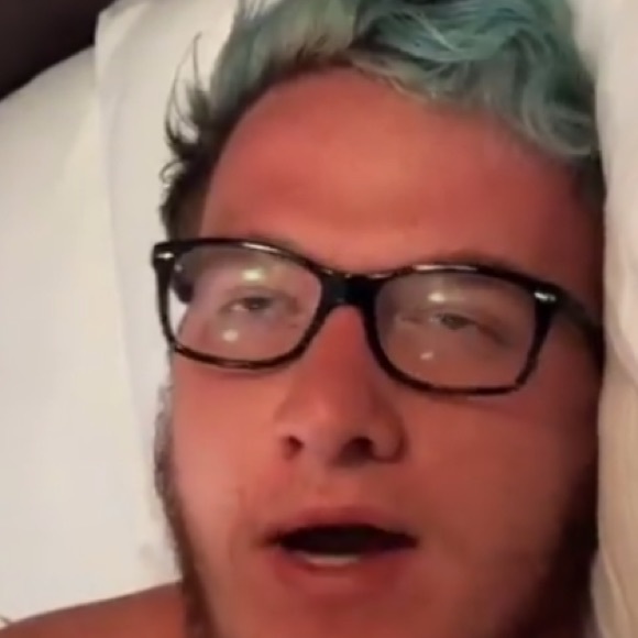 Alec Martinez - Poshmark Profile Picture of Alec Martinez (@yeeeeeeeeeeeeet) on Poshmark