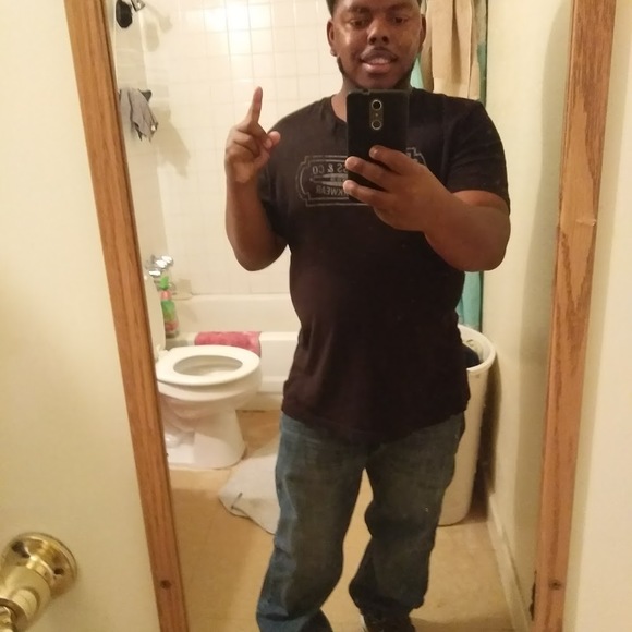 Profile Picture of Daniel Primer (@rainmandeebee27) on Poshmark