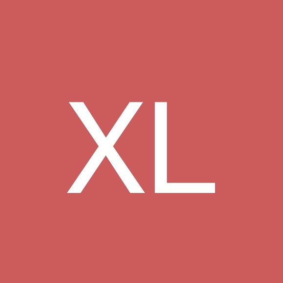 Profile Picture of Xue Lingling (@xuelingling) on Poshmark
