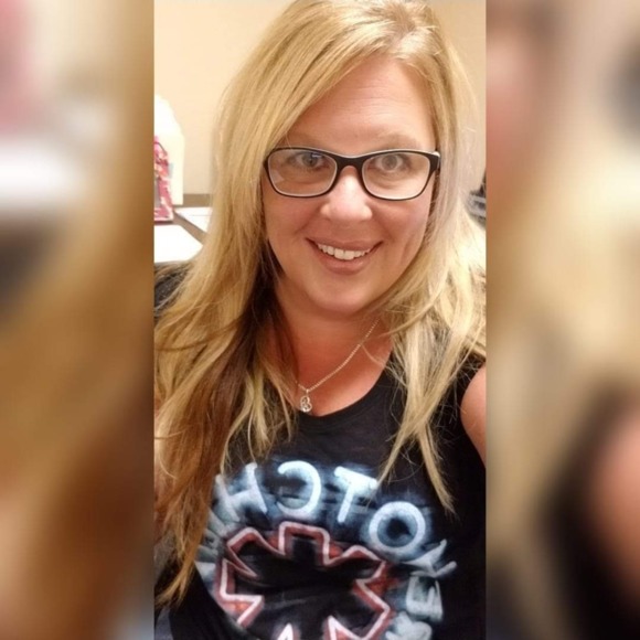 Profile Picture of Kimberly Lucas (@thekimlucass) on Poshmark