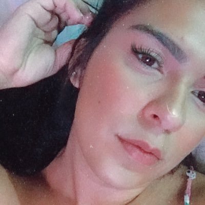 Profile Picture of Deborah Lopes (@heyydebs) on Twitter