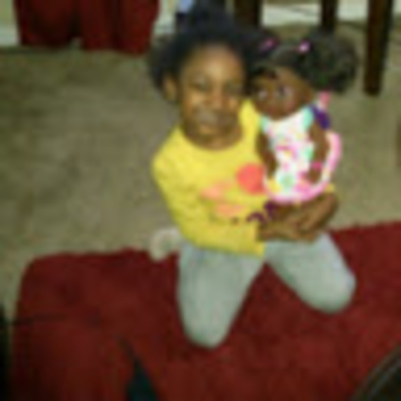 Profile Picture of Tamara Small (@tsmall31) on Poshmark