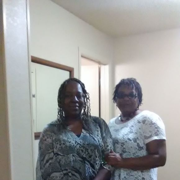 Profile Picture of Yolanda Herring (@wingate52) on Poshmark