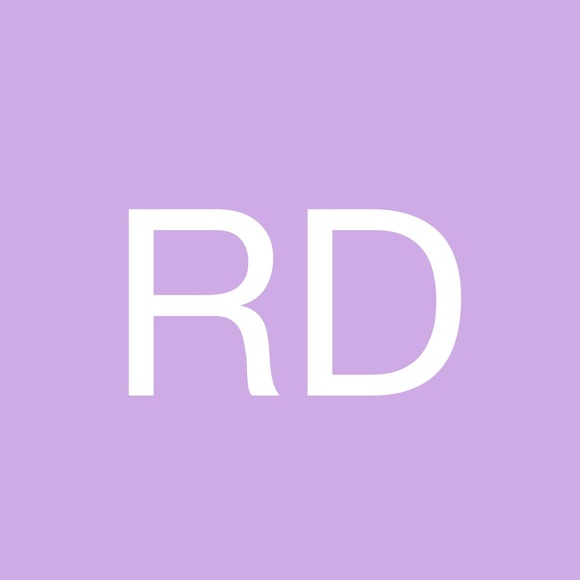 Profile Picture of Robert Do (@robert_do) on Poshmark