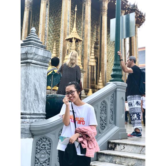 Profile Picture of Quỳnh lâm Bùi hoàng (@lele0101) on Poshmark