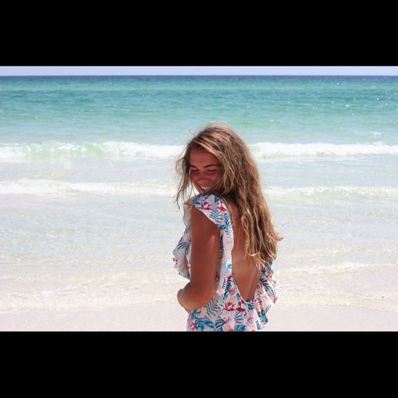 Profile Picture of Hannah Soisson (@hannahsoisson) on Poshmark