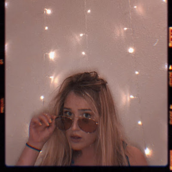 Holly Bockelman - Poshmark Profile Picture of Holly Bockelman (@bockelmanholly) on Poshmark