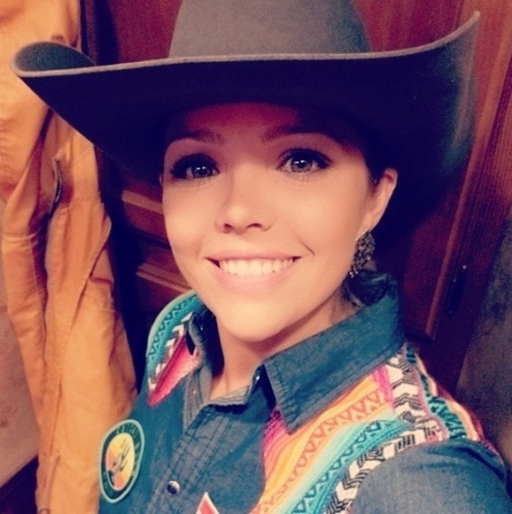Profile Picture of Megan Warnick (@megsm229) on Poshmark
