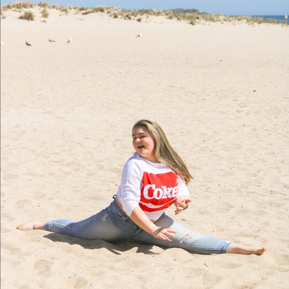 Profile Picture of Adrianna Macleod (@amacleod56) on Poshmark