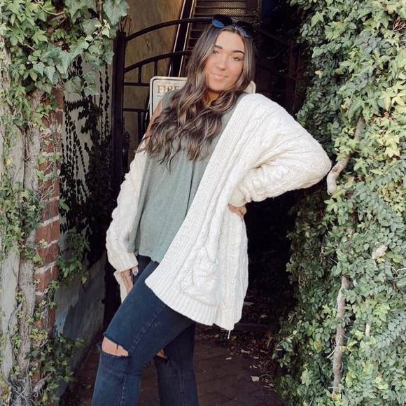 Profile Picture of Kensley Keese (@kensleykeese) on Poshmark