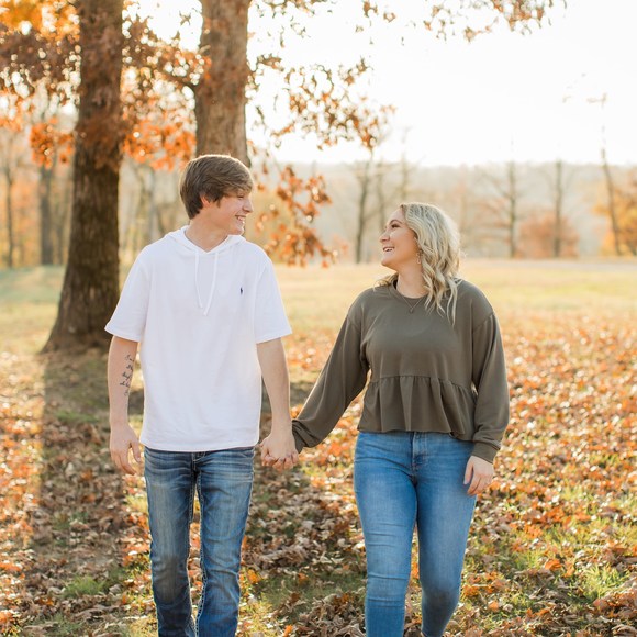 Profile Picture of Cheyenne Yates (@cheyyates18) on Poshmark