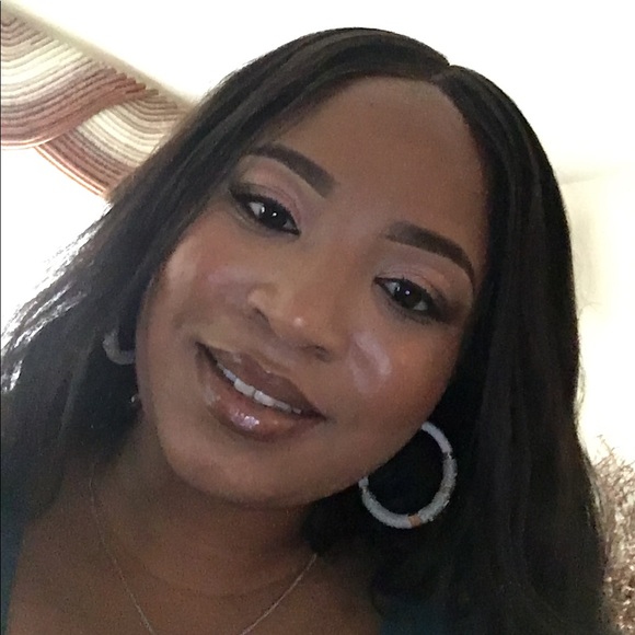 Profile Picture of Cassandra Augustine (@caa9036) on Poshmark