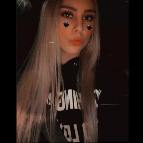 Profile Picture of Koren Goettler (@korengoettler) on Poshmark