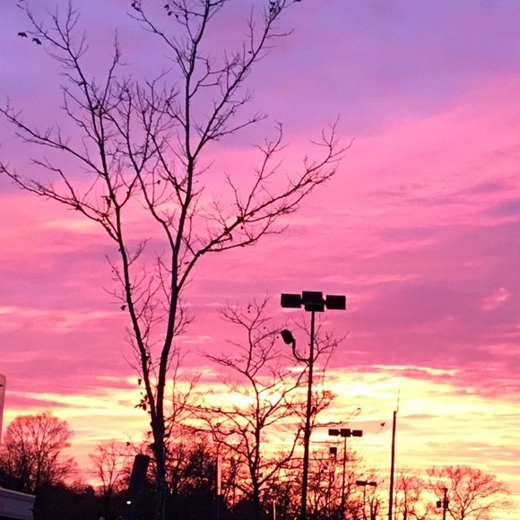 Profile Picture of Amber Collica (@blueleo) on Poshmark