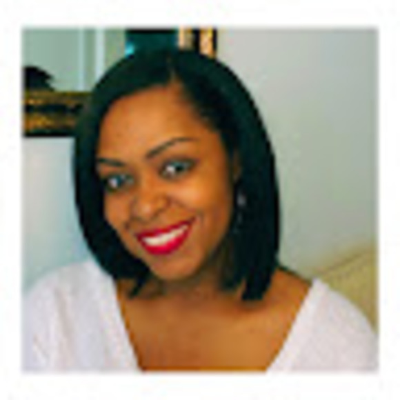 Sean marie Bee - Poshmark Profile Picture of Sean marie Bee (@seanmariebee) on Poshmark