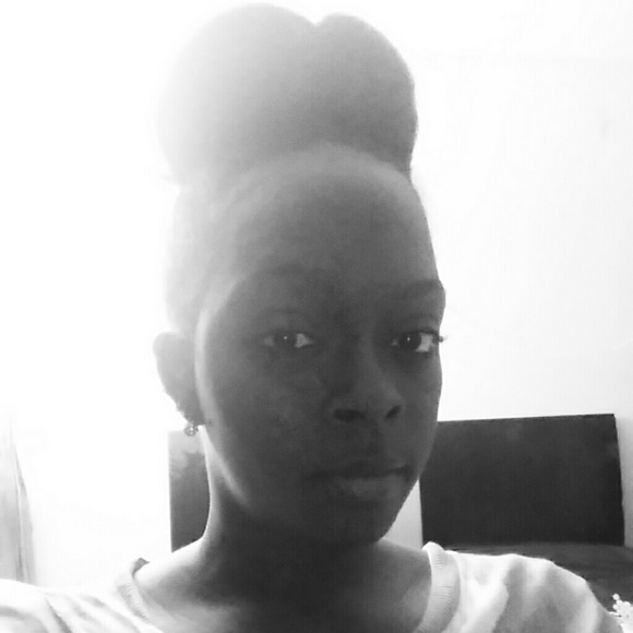 Profile Picture of Ebony Jarrett (@tay660a) on Poshmark