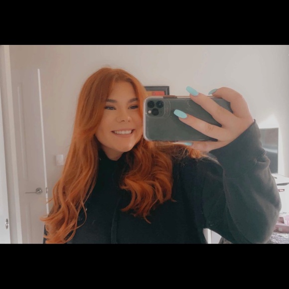 Profile Picture of Makenna Lipelt (@makenna1632) on Poshmark