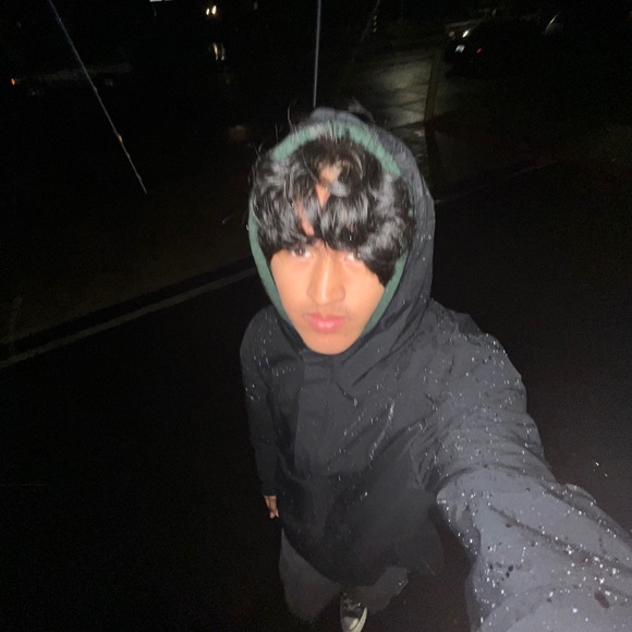 Profile Picture of Jim Gonzalez (@jimgonzalez416) on Poshmark