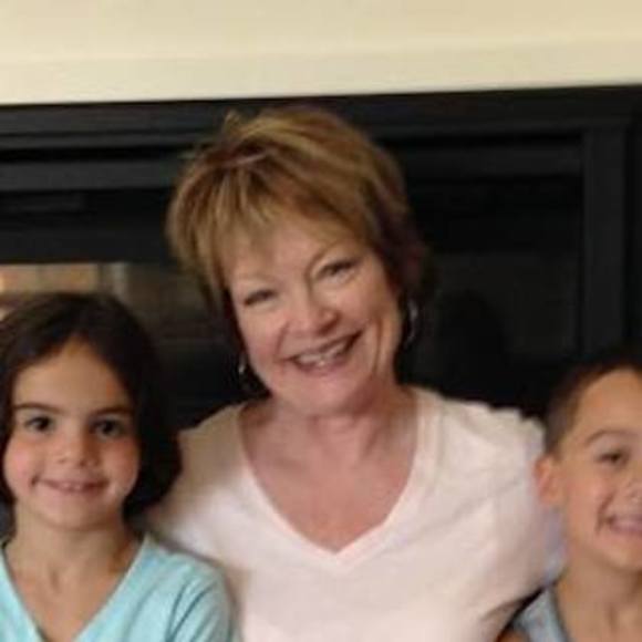 Profile Picture of Elizabeth Jankord (@e_jankord) on Poshmark