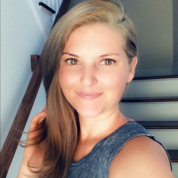Profile Picture of Cheri Kevane (@ckevane) on Poshmark