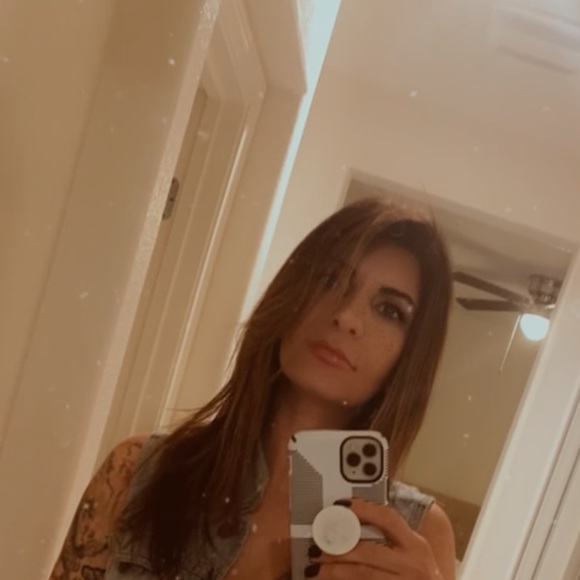 Profile Picture of Diana Sayegh (@dmagic13) on Poshmark