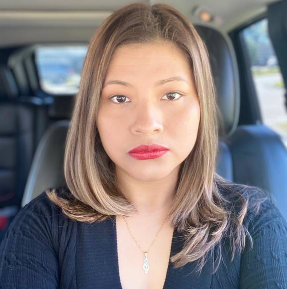 Profile Picture of Yesenia De paz (@yesequintanilla) on Poshmark