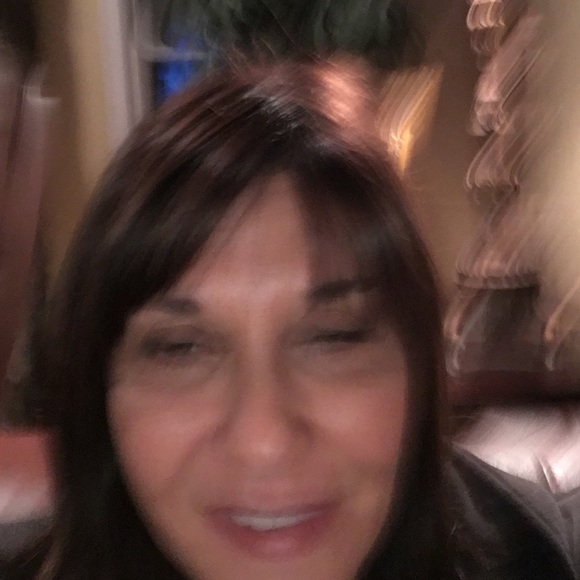 Profile Picture of Audrey Aledort (@flops777) on Poshmark