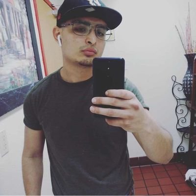 Profile Picture of Jonathan Aguilar (@johnny_kage45) on Twitter