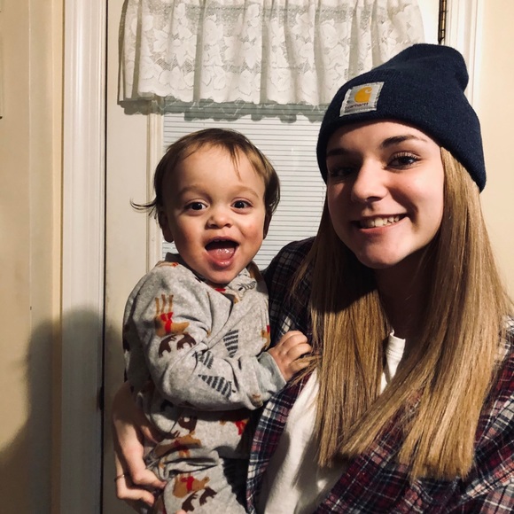 Profile Picture of Lexi Alterio (@lexialterio) on Poshmark